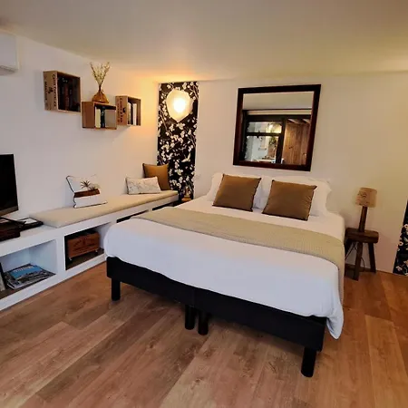 Le Patio De Ninou Bed & Breakfast *