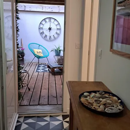 Le Patio De Ninou Bed and breakfast Aigues-Mortes